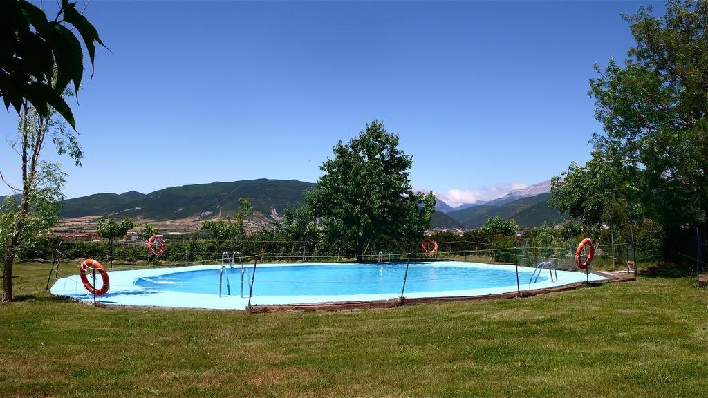 Camping Ain Jaca Bagian luar foto