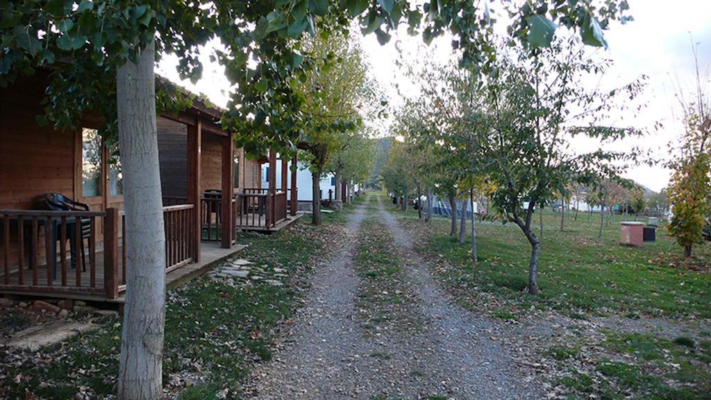 Camping Ain Jaca Bagian luar foto